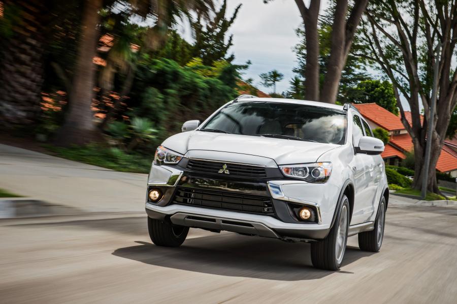  Mitsubishi Outlander Sport SEL 2015 года  (фото 22 из 31)